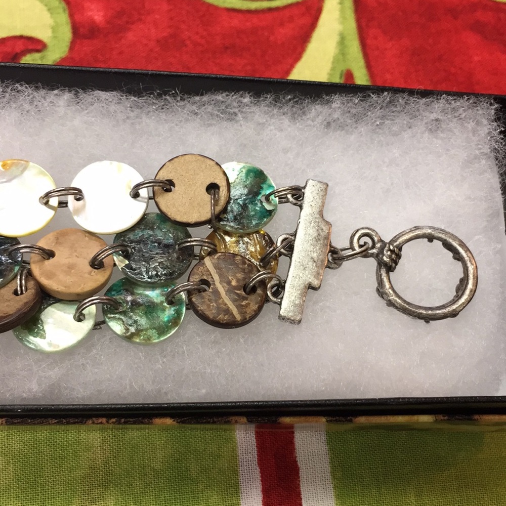 Accessories - Picture 2 of 3